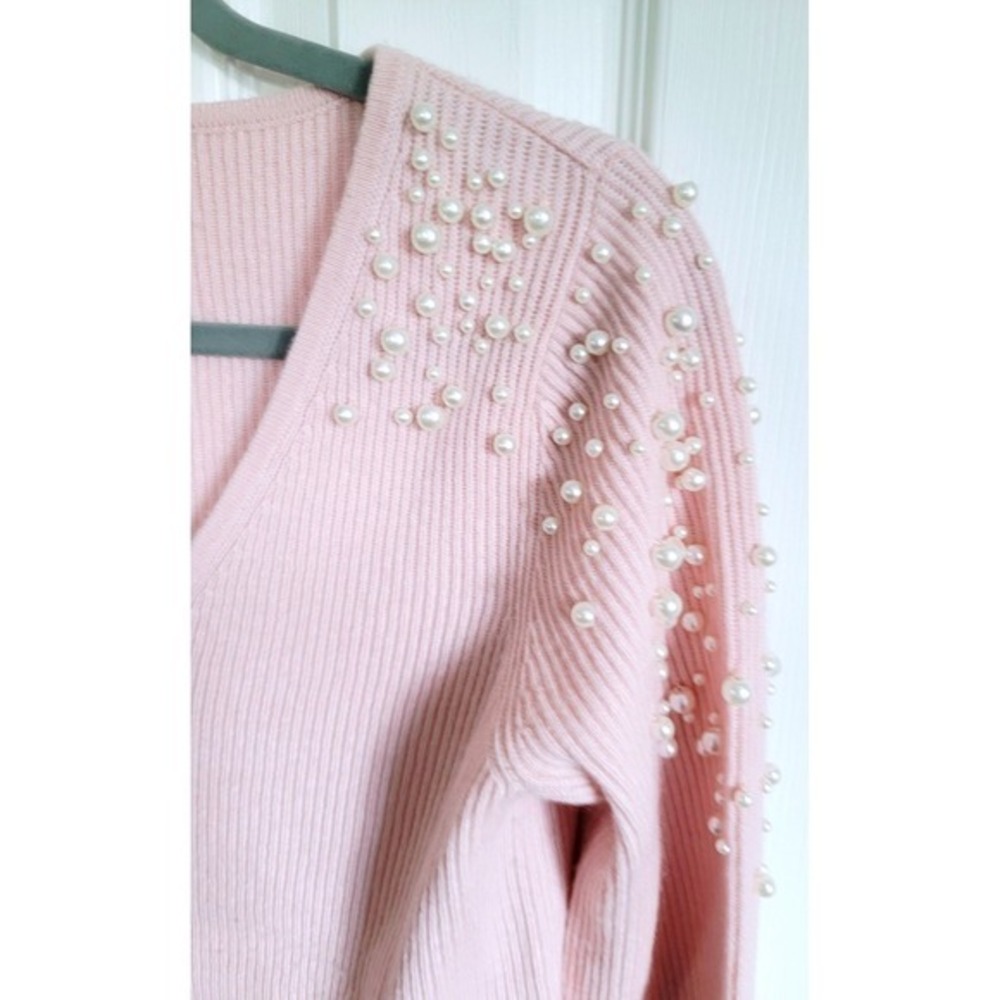 Neiman Marcus Cashmere Collection Pink Pearl Embellished V-Neck Sweater Small - Picture 11 of 12